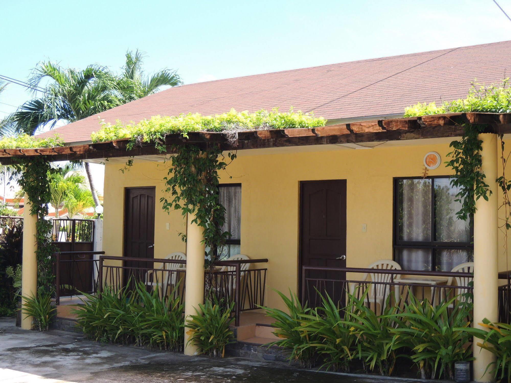 Palms Seaside Inn And Resort Medellin 외부 사진