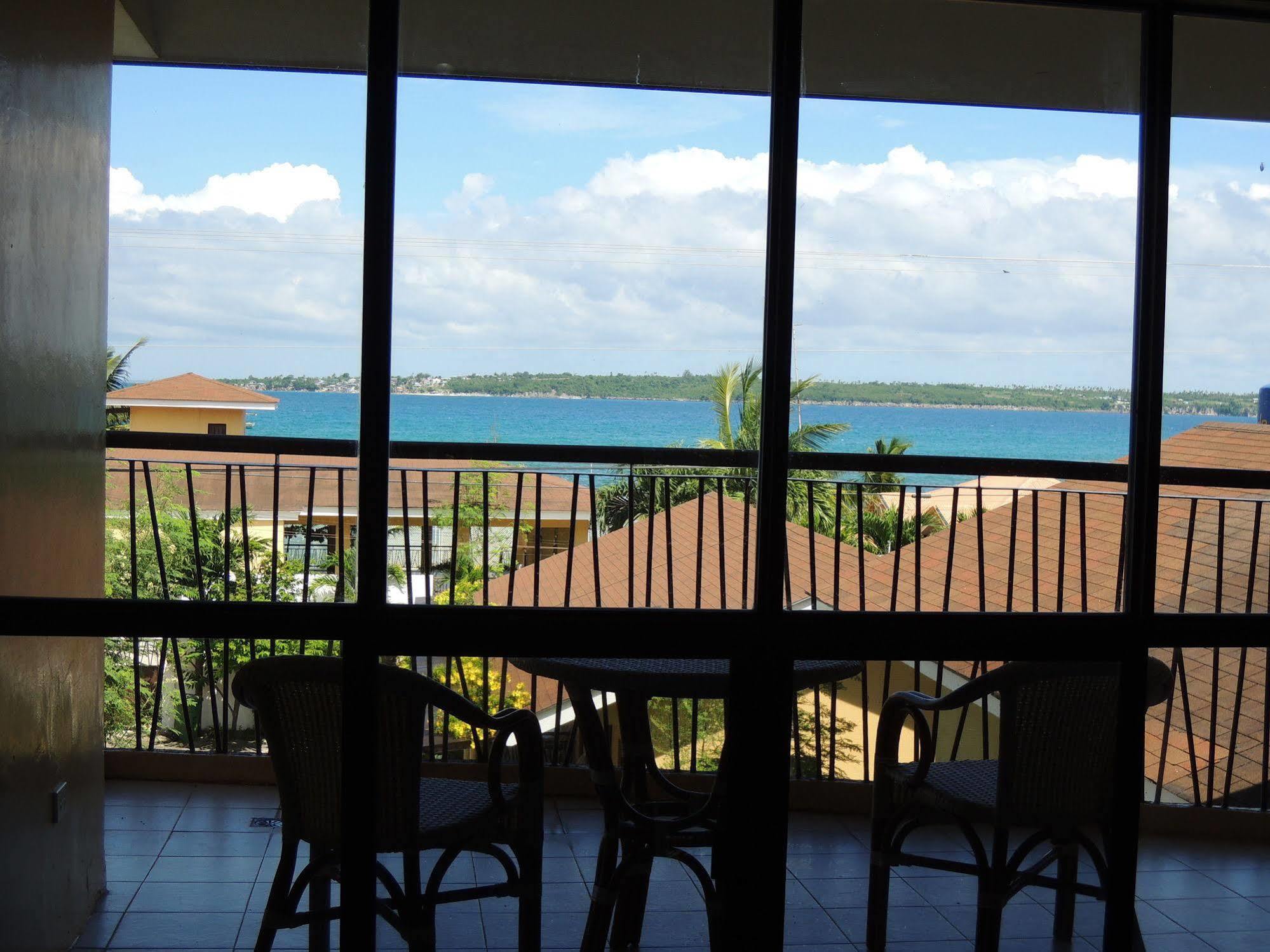 Palms Seaside Inn And Resort Medellin 외부 사진