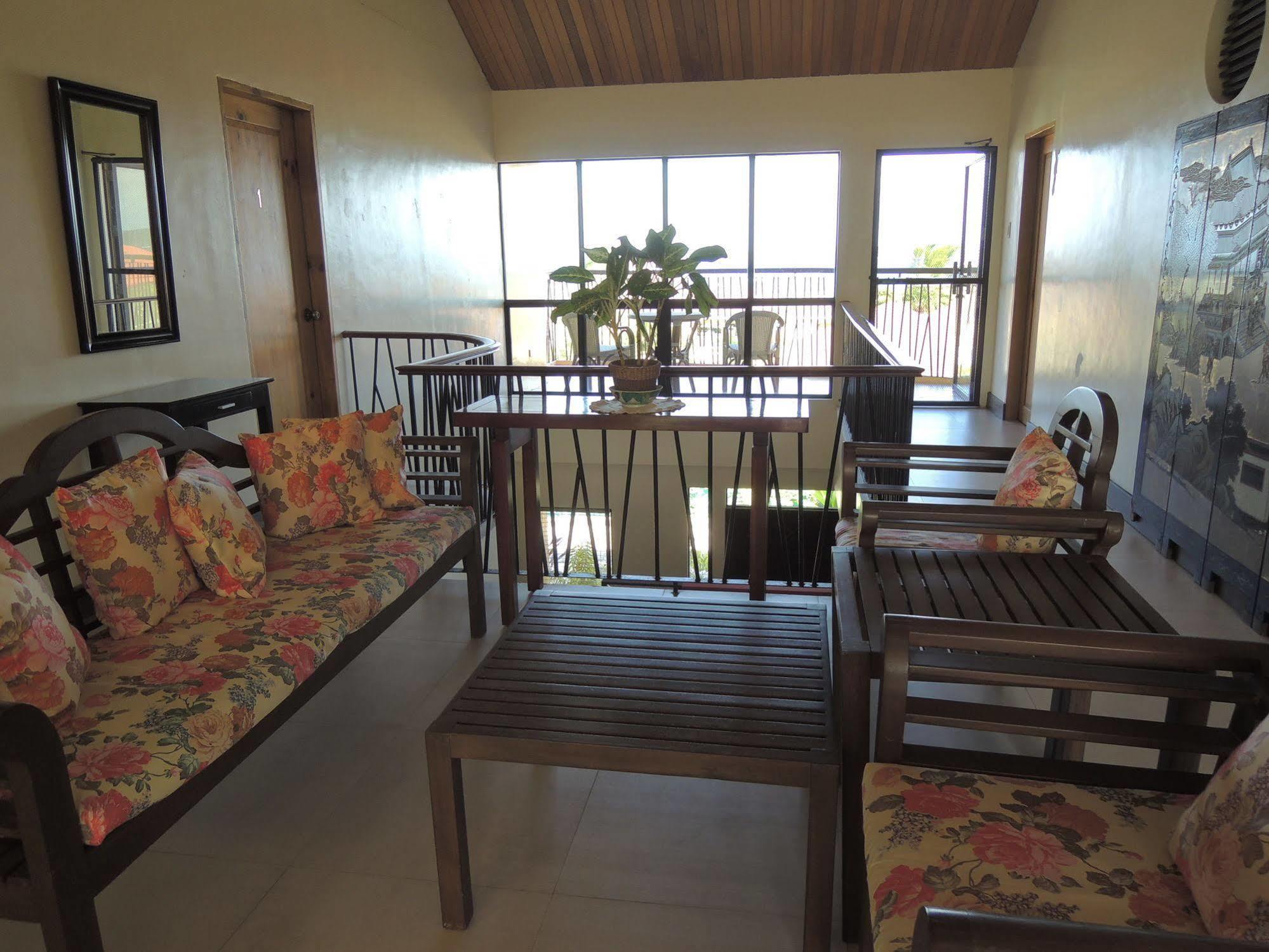 Palms Seaside Inn And Resort Medellin 외부 사진