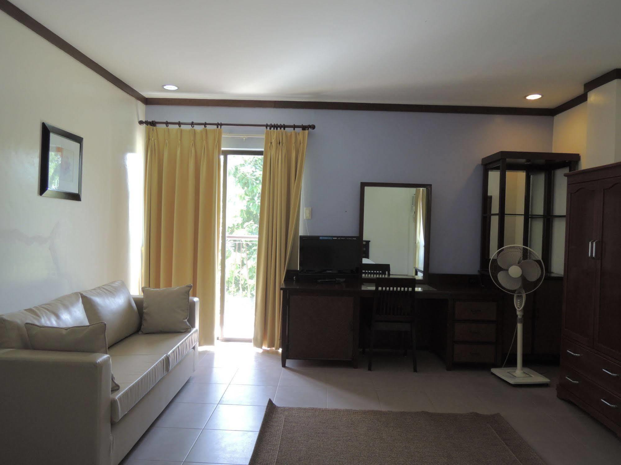 Palms Seaside Inn And Resort Medellin 외부 사진