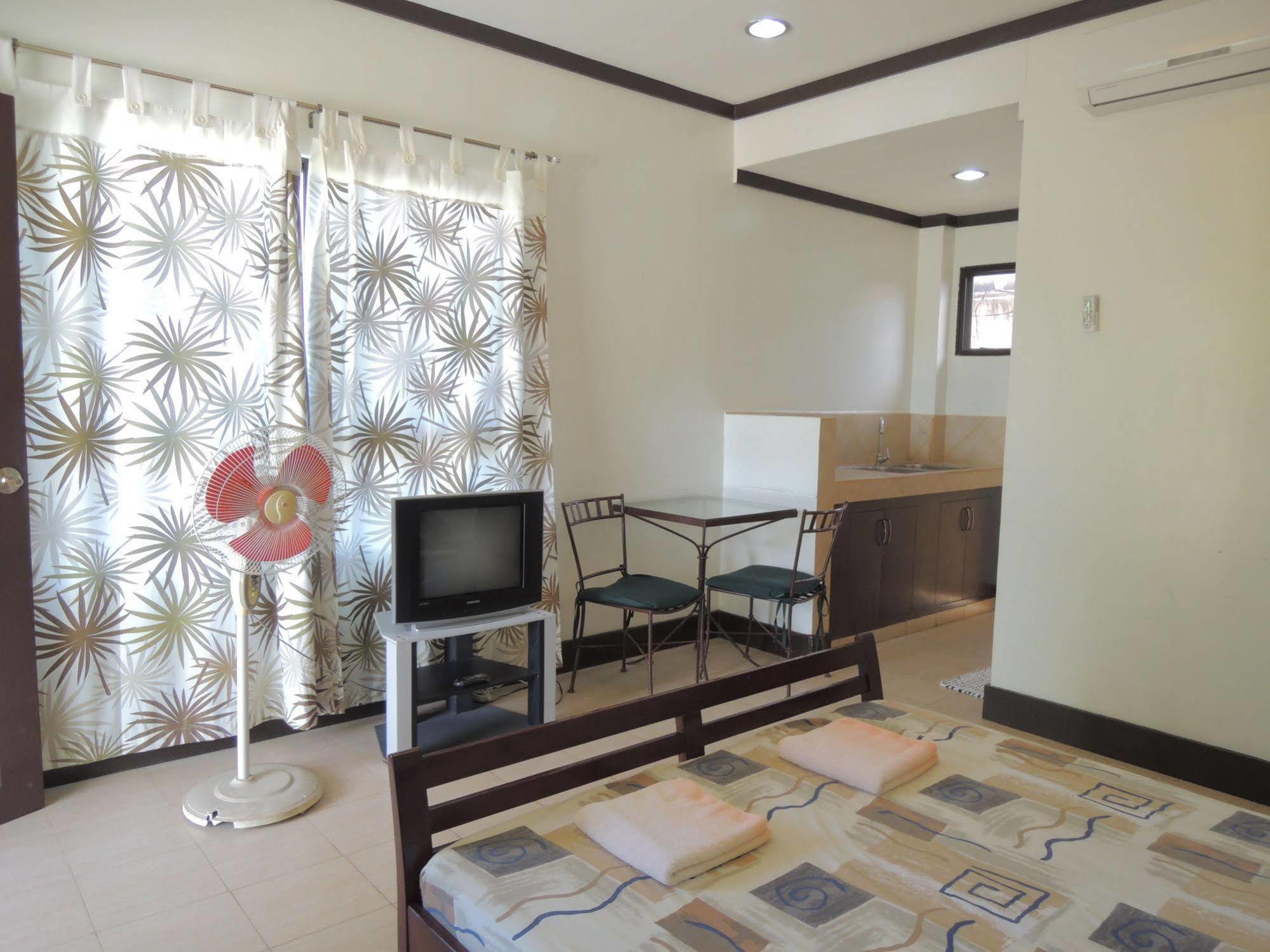 Palms Seaside Inn And Resort Medellin 외부 사진