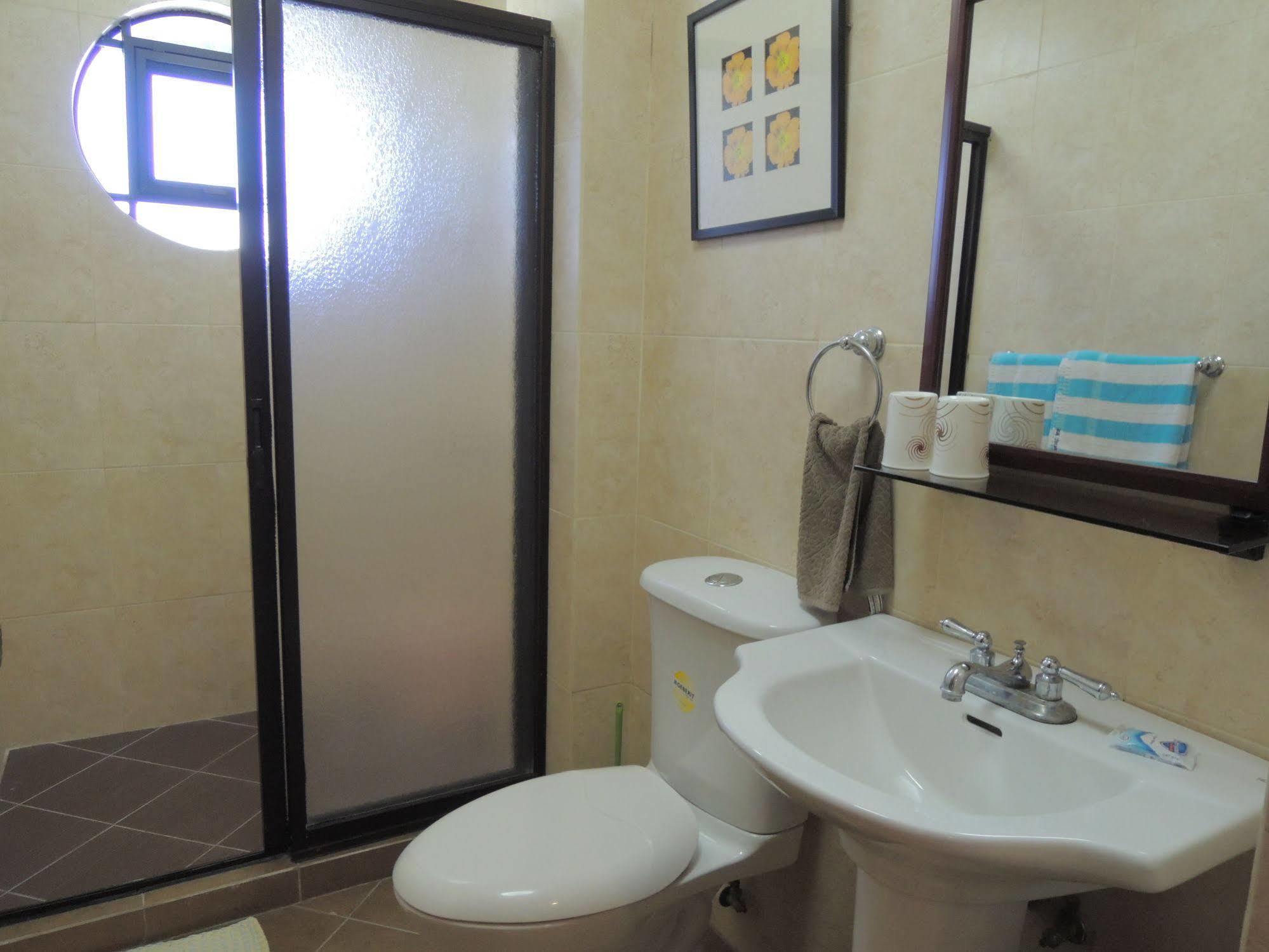 Palms Seaside Inn And Resort Medellin 외부 사진