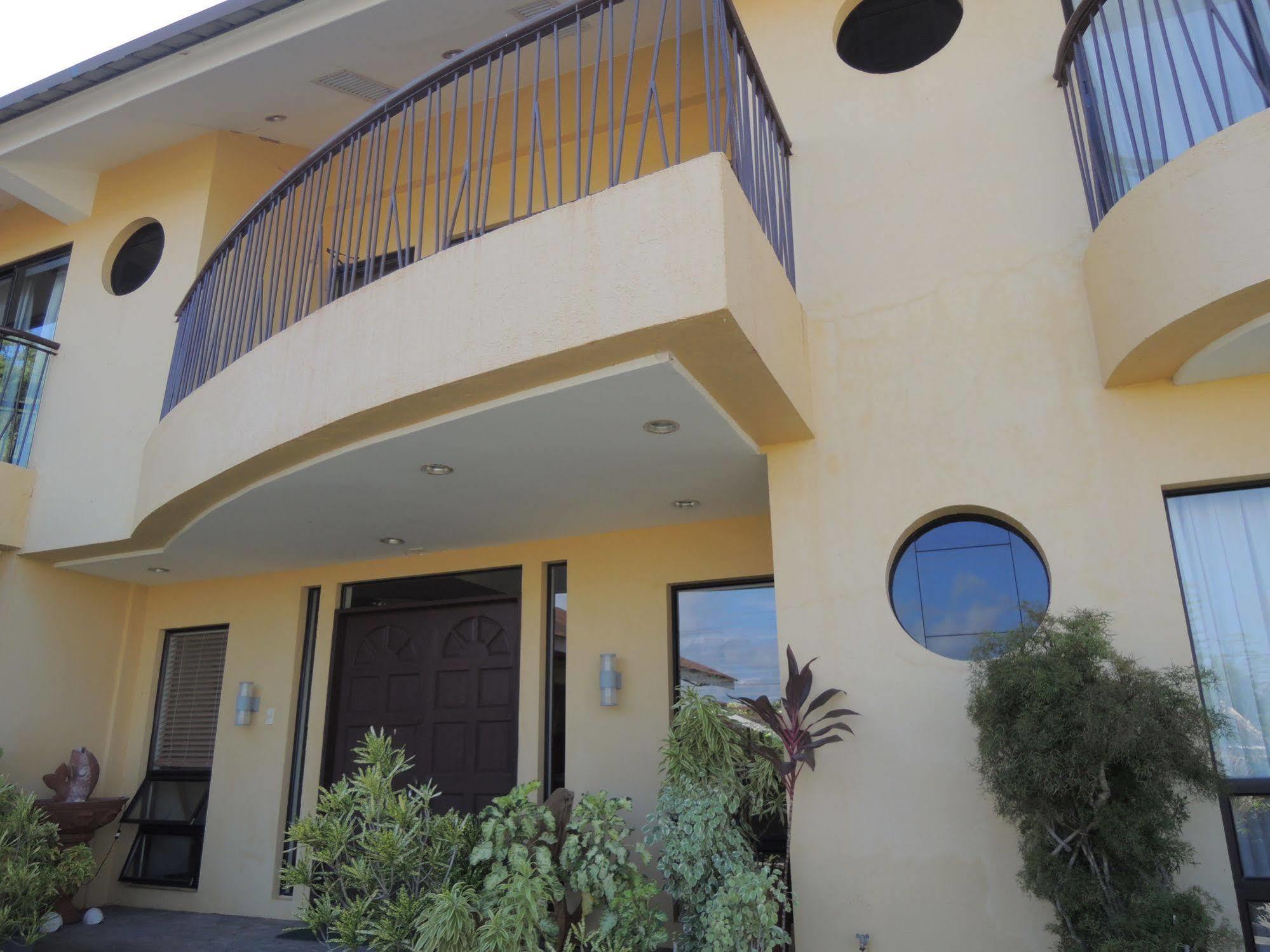 Palms Seaside Inn And Resort Medellin 외부 사진