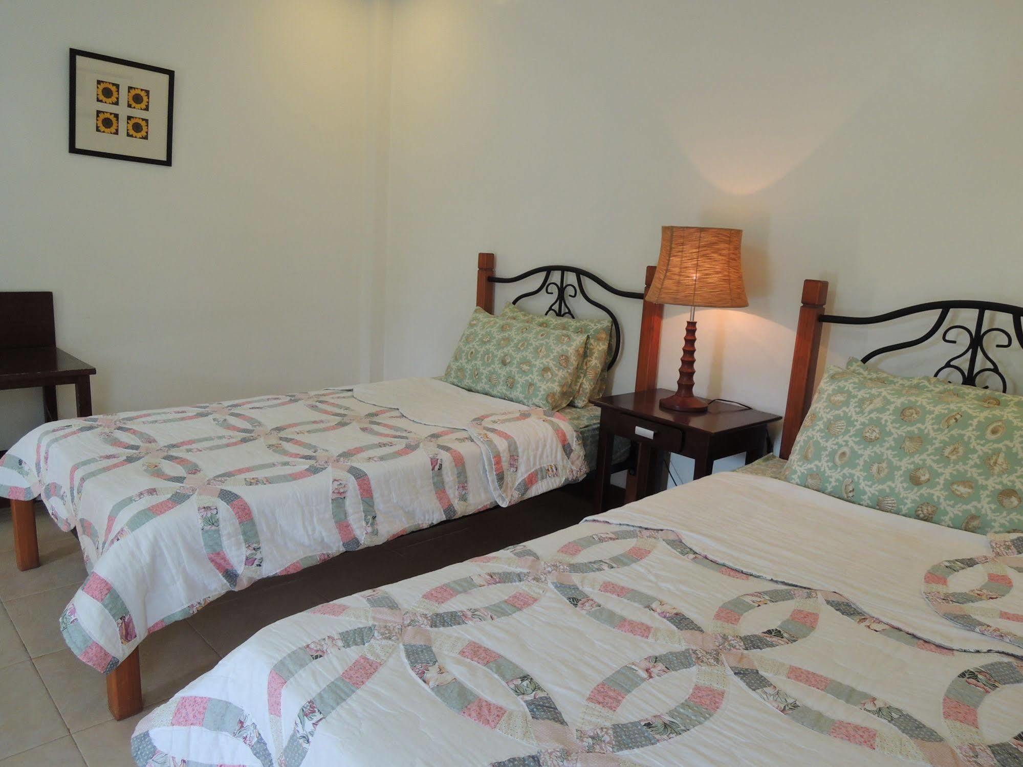 Palms Seaside Inn And Resort Medellin 외부 사진